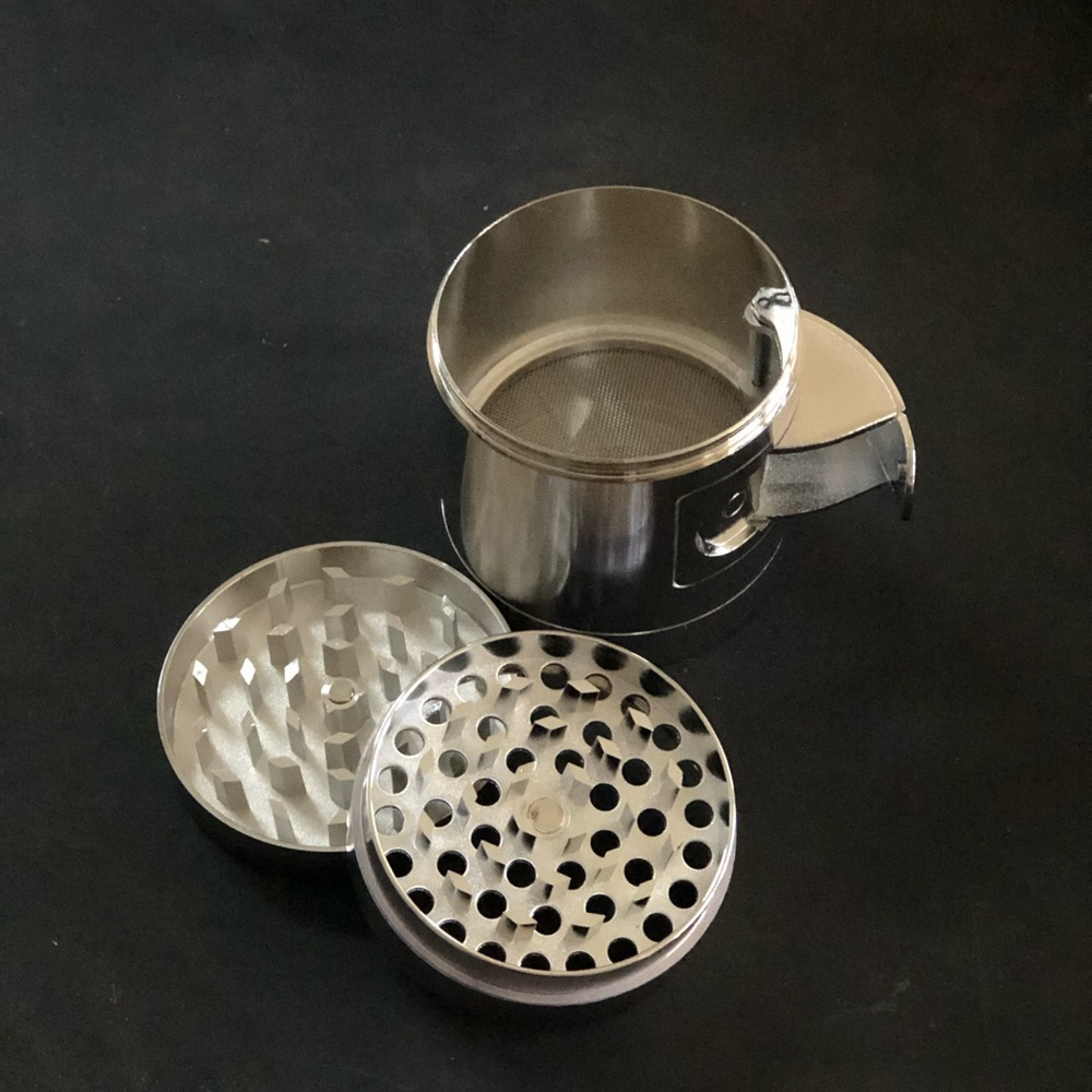 Herb & Spice Grinder With pour spout. Largest size
